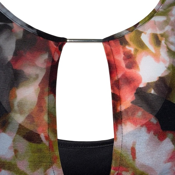 Jennifer Lopez Floral Keyhole Blouse - Black and Red size medium attached cami - Picture 4 of 16